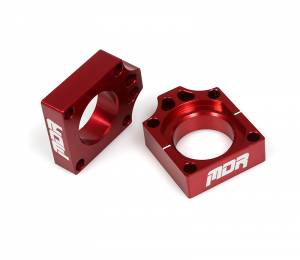 MDR Axle Blocks CR 125 250 (00-07) CRF 250 (04-08) CRF 250X (04-ON) CRF 450 (02-08) CRF 450 X (05-ON) Red